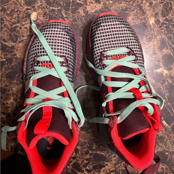 Boys Nike Basketball Sneakers - Picture 3 of 7